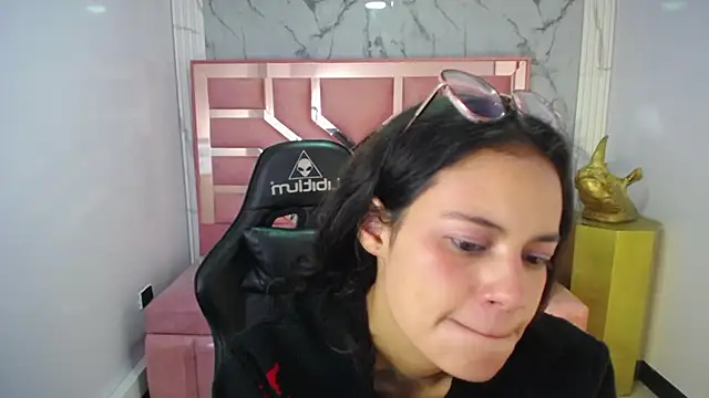 Snapshot of Tyna_ch chatting on February 20, 4:25 pm Tyna ch online show from February 20, 4:25 pm