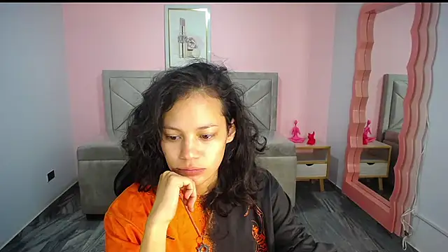 Snapshot of Tyna_ch chatting on June 1, 1:00 pm Tyna ch online show from June 1, 1:00 pm