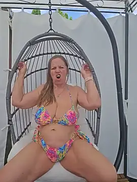 Snapshot of Supertitten95DD chatting on July 15, 8:32 am Supertitten95DD online show from July 15, 8:32 am