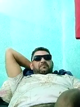 Snapshot of douglasafado69 chatting on May 22, 4:43 am douglasafado69 online show from May 22, 4:43 am