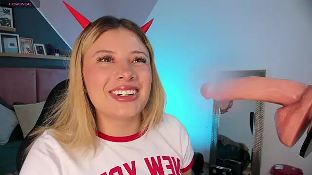 Khali reed  online show from March 28, 1:01 pm