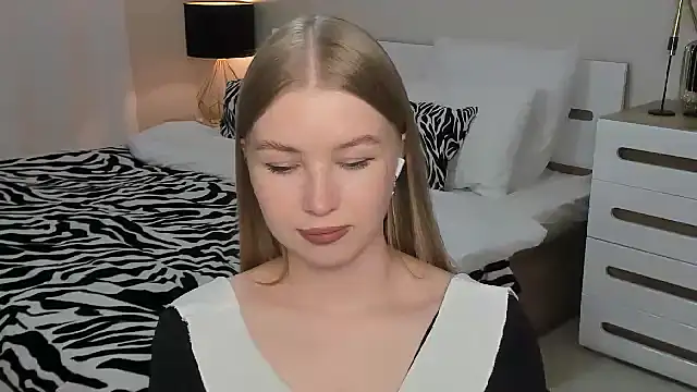 shy  lady online show from April 28, 11:31 pm