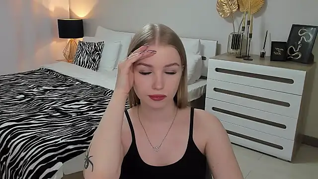 shy  lady online show from March 18, 3:34 am