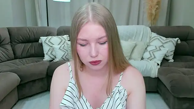 shy  lady online show from April 21, 6:36 pm