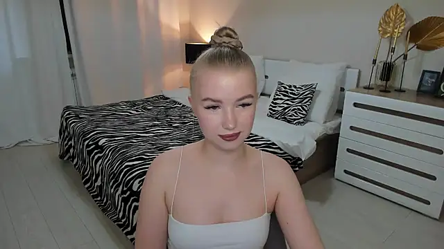 shy  lady online show from June 1, 11:32 am