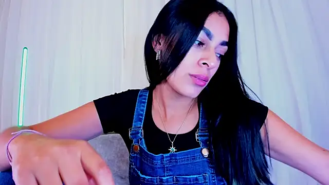 Snapshot of Yasiir_0229 chatting on October 1, 3:55 am Yasiir 0229 online show from October 1, 3:55 am