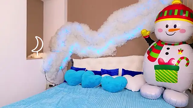 Snapshot of GloriNichols chatting on December 15, 6:08 am GloriNichols online show from December 15, 6:08 am