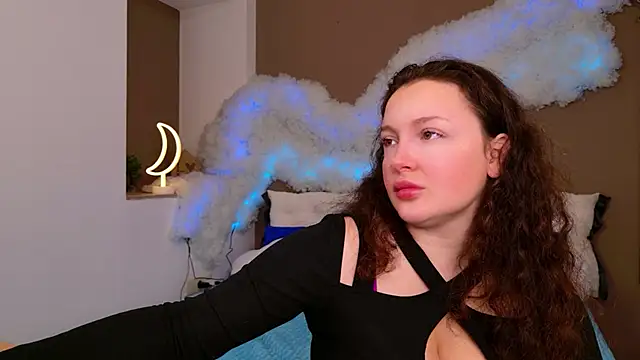 Snapshot of GloriNichols chatting on November 16, 6:07 am GloriNichols online show from November 16, 6:07 am