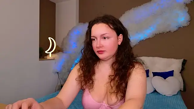 Snapshot of GloriNichols chatting on November 15, 7:23 am GloriNichols online show from November 15, 7:23 am