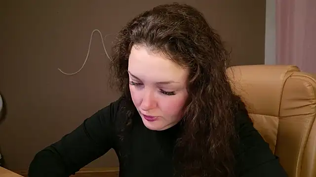 Snapshot of GloriNichols chatting on October 25, 5:06 am GloriNichols online show from October 25, 5:06 am