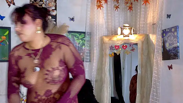 Snapshot of Kyara_Queen chatting on June 24, 6:28 pm Kyara Queen online show from June 24, 6:28 pm