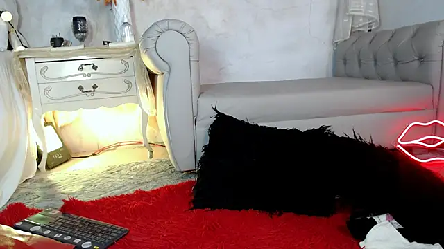 Snapshot of Kyara_Queen chatting on February 21, 1:22 am Kyara Queen online show from February 21, 1:22 am