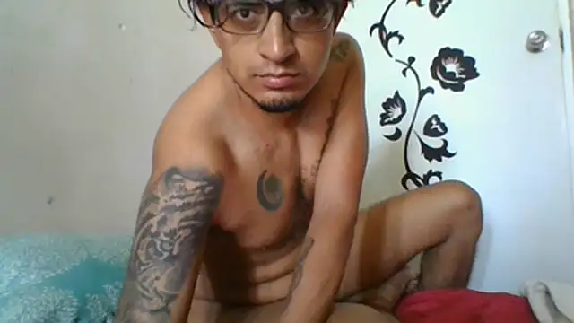 ale3J4a online show from June 12, 3:43 pm