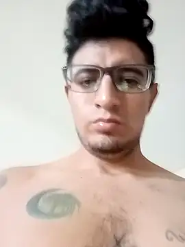 Snapshot of ale3J4a chatting on October 30, 7:00 pm ale3J4a online show from October 30, 7:00 pm