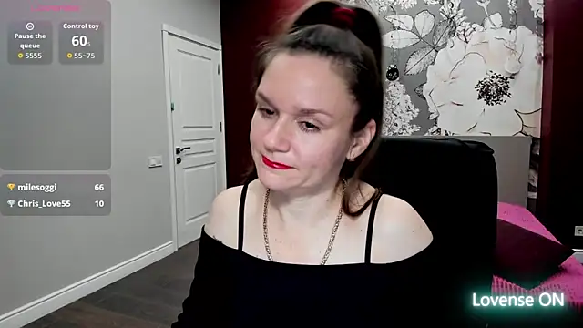 Snapshot of AriaGray chatting on February 13, 4:23 am AriaGray online show from February 13, 4:23 am