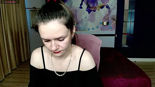 Snapshot of AriaGray chatting on February 17, 5:16 am AriaGray online show from February 17, 5:16 am