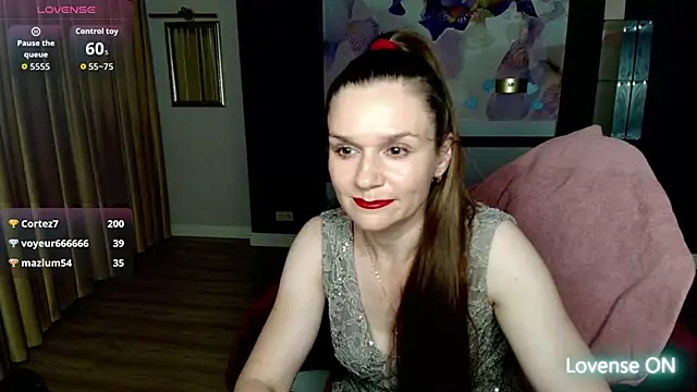 Snapshot of AriaGray chatting on June 14, 9:05 pm AriaGray online show from June 14, 9:05 pm