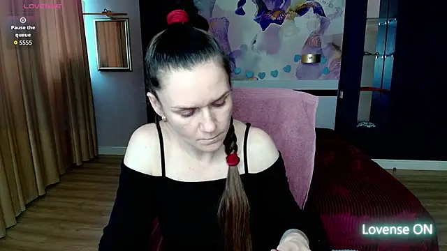 Snapshot of AriaGray chatting on February 16, 1:32 pm AriaGray online show from February 16, 1:32 pm