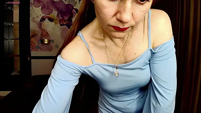 Snapshot of AriaGray chatting on January 31, 8:18 pm AriaGray online show from January 31, 8:18 pm