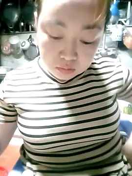 VyOanh2K online show from December 22, 3:23 pm