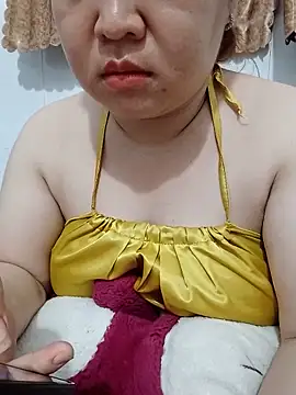 Snapshot of VyOanh2K chatting on June 15, 5:34 pm VyOanh2K online show from June 15, 5:34 pm