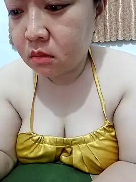Snapshot of VyOanh2K chatting on May 9, 4:21 pm VyOanh2K online show from May 9, 4:21 pm