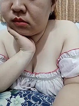 Snapshot of VyOanh2K chatting on July 9, 4:06 pm VyOanh2K online show from July 9, 4:06 pm