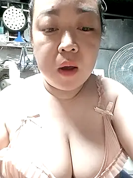 VyOanh2K online show from February 18, 6:48 pm