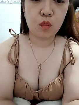 Snapshot of VyOanh2K chatting on March 14, 5:24 pm VyOanh2K online show from March 14, 5:24 pm