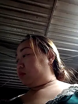 VyOanh2K online show from April 4, 4:02 pm