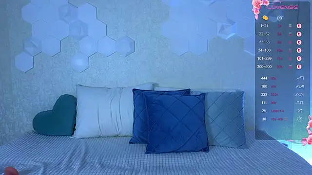 Lynna Sparks online show from November 4, 2:15 am