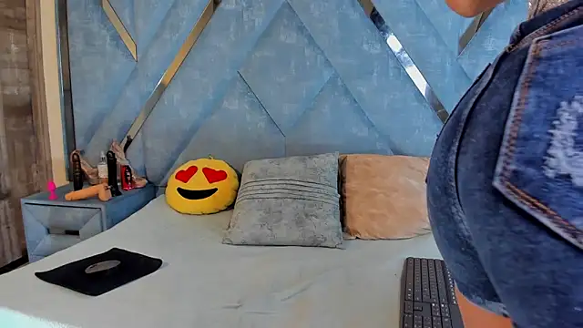 Aura love69 online show from February 22, 5:43 am