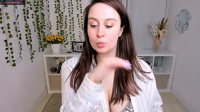 Lattea online show from March 25, 4:06 pm