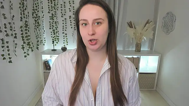 Snapshot of Lattea chatting on February 4, 4:50 pm Lattea online show from February 4, 4:50 pm