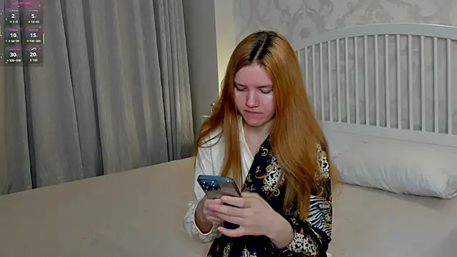 Eva  Lewis online show from April 12, 3:32 am