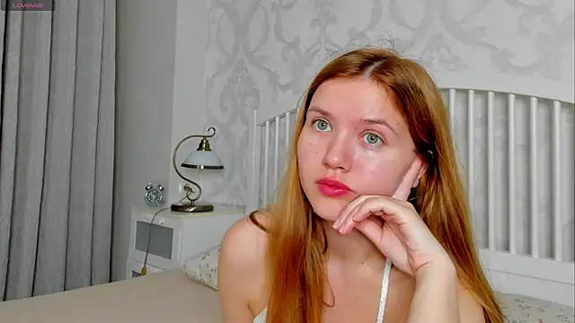 Snapshot of Eva__Lewis chatting on June 24, 4:33 am Eva Lewis online show from June 24, 4:33 am