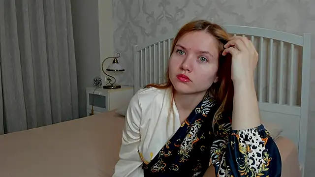 Eva  Lewis online show from April 29, 4:05 am
