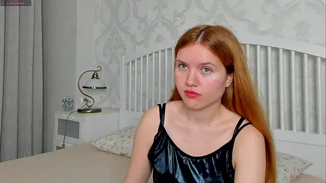 Snapshot of Eva__Lewis chatting on June 25, 5:12 am Eva Lewis online show from June 25, 5:12 am