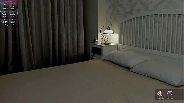 Eva  Lewis online show from April 6, 2:07 am