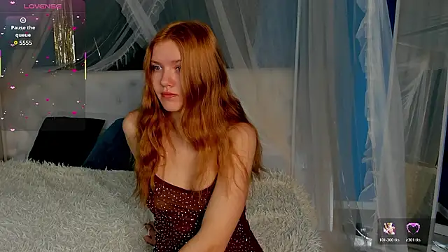 Eva  Lewis online show from February 6, 1:23 am