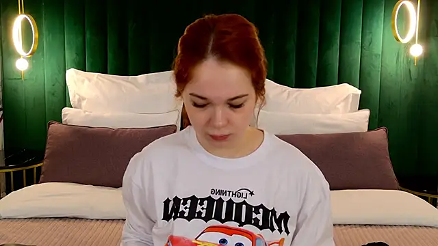 DeniseReese online show from March 5, 2:41 am