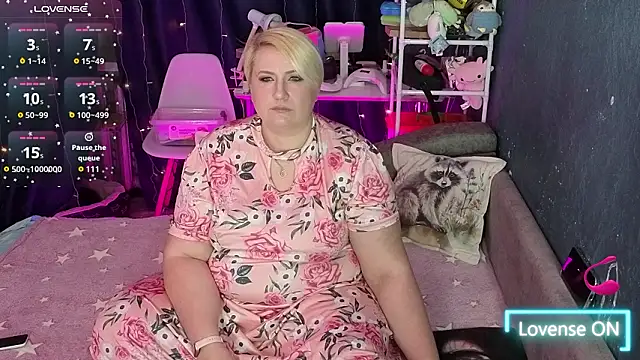 CuteHanna online show from February 14, 8:53 pm