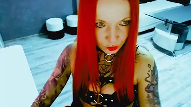 Snapshot of InesGold chatting on November 8, 9:07 pm InesGold online show from November 8, 9:07 pm