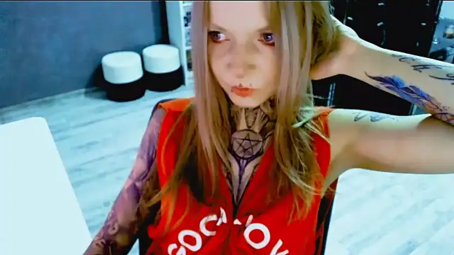 Snapshot of InesGold chatting on October 10, 8:15 am InesGold online show from October 10, 8:15 am