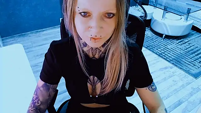 InesGold online show from April 10, 3:19 pm