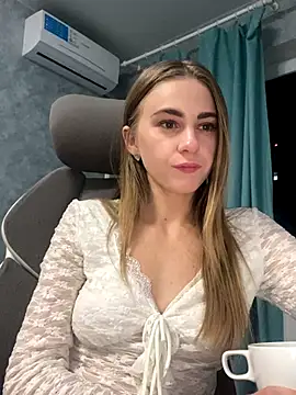 Snapshot of GraceTorrez chatting on November 13, 4:00 pm GraceTorrez online show from November 13, 4:00 pm