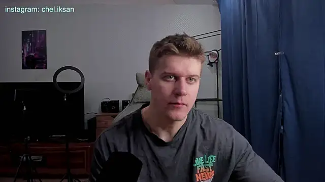 Snapshot of Bruno_Banani chatting on February 17, 1:00 pm Bruno Banani online show from February 17, 1:00 pm