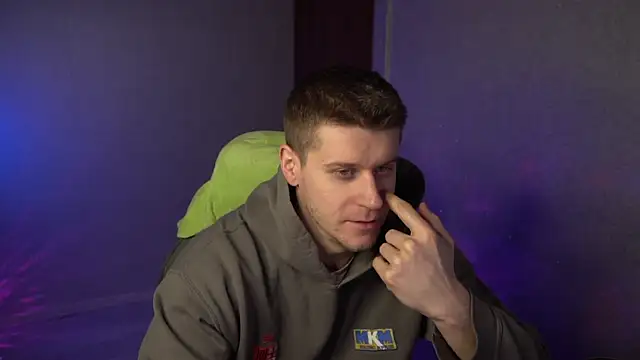 Bruno Banani online show from December 16, 8:02 pm