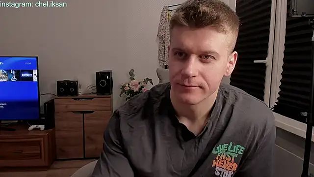 Snapshot of Bruno_Banani chatting on February 10, 6:35 pm Bruno Banani online show from February 10, 6:35 pm