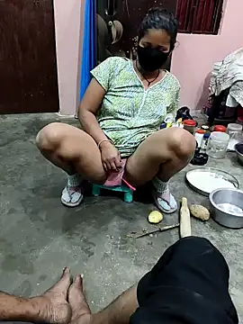 Snapshot of Radha-_-Ass--Queen-_ chatting on January 14, 2:43 pm Radha- -Ass--Queen- online show from January 14, 2:43 pm